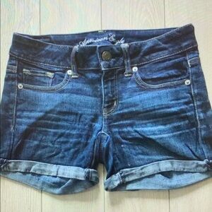 American Eagle Outfitters Dark Wash Denim Cuffed Women’s Shorts